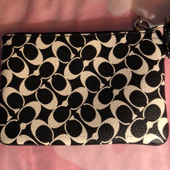Coach wristlet - Picture 3 of 8